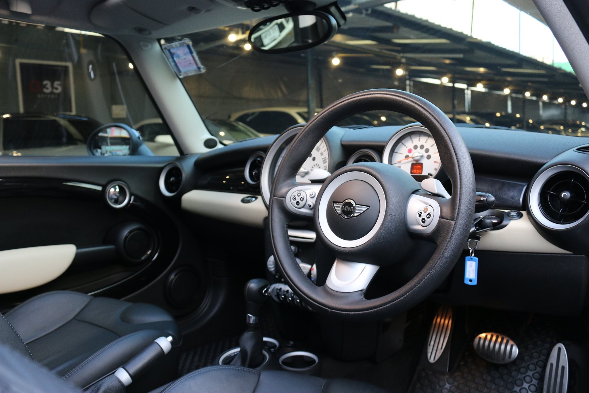 Mini Hatch (Cooper) Gen2 R56 ปี 2009 สีขาว (รูปที่ 12)