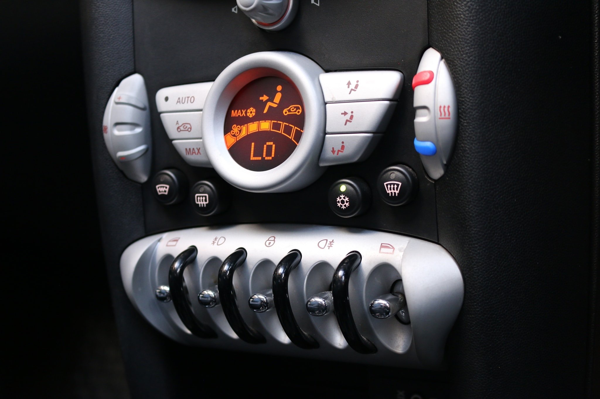 Mini Hatch (Cooper) Gen2 R56 ปี 2009 สีขาว (รูปที่ 20)