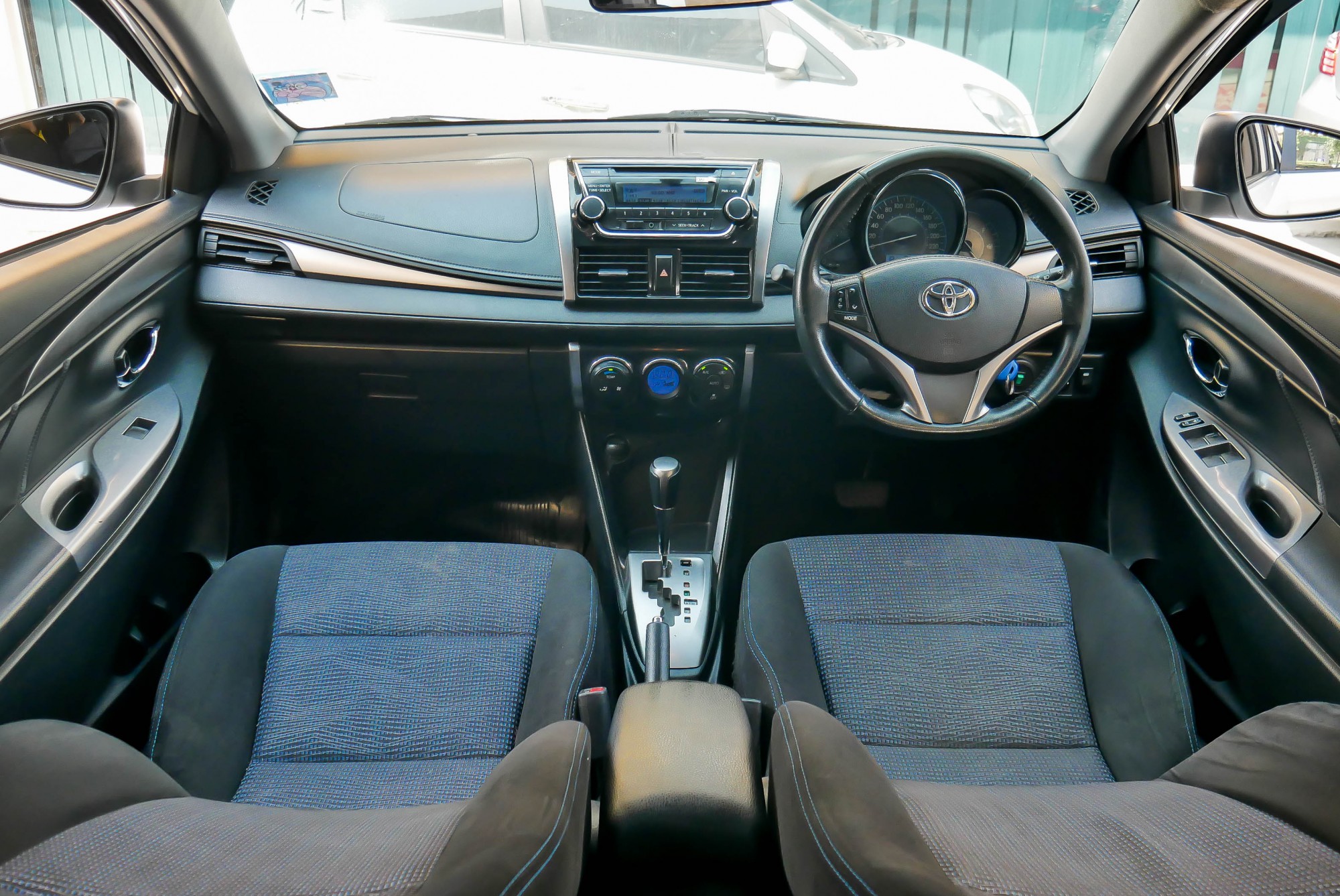 TOYOTA VIOS 1.5 G ปี 2013 สีขาว