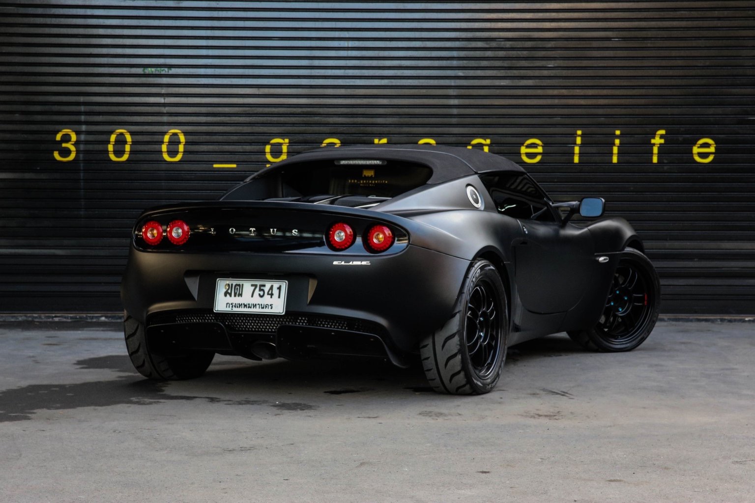 Lotus Elise ปี 2013 สีขาว (wrapดำด้าน) (รูปที่ 2)