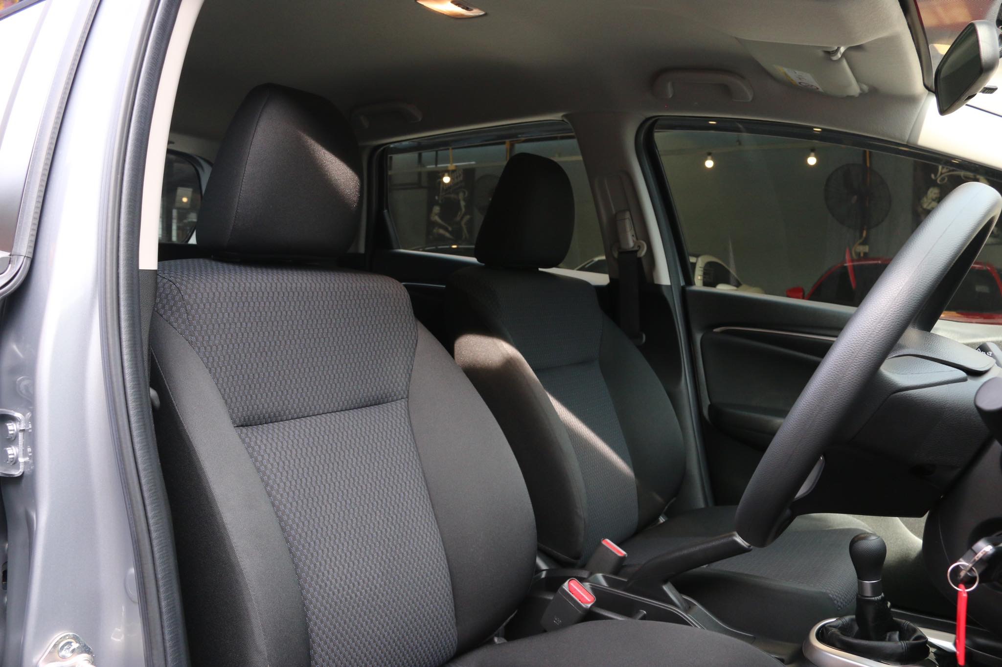 Honda Jazz GK ปี 2019 สีเงิน (รูปที่ 10)