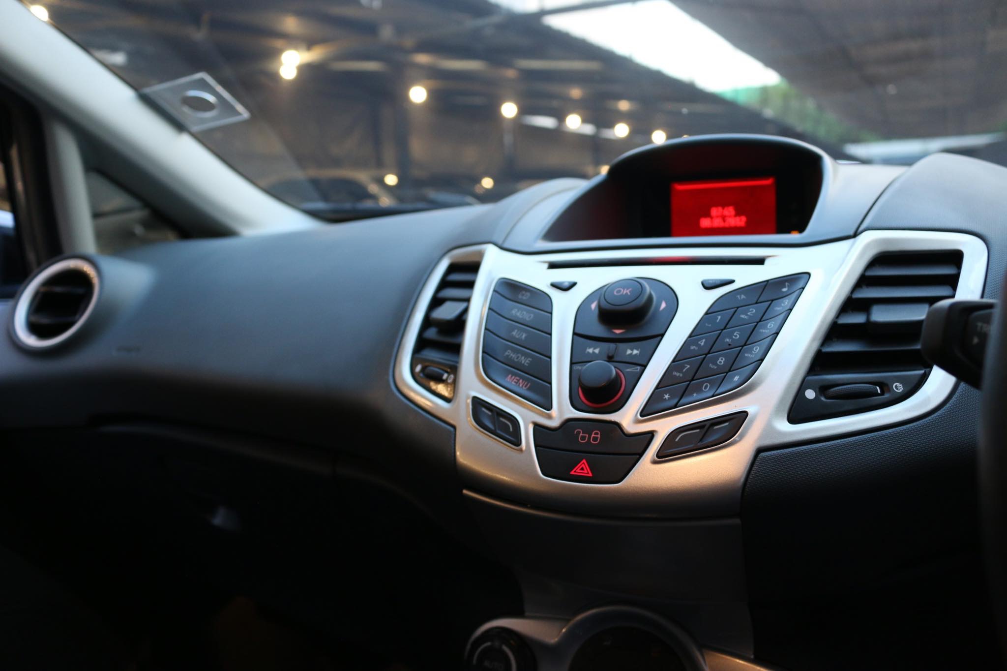 Ford Fiesta ปี 2012 สีดำ (รูปที่ 17)