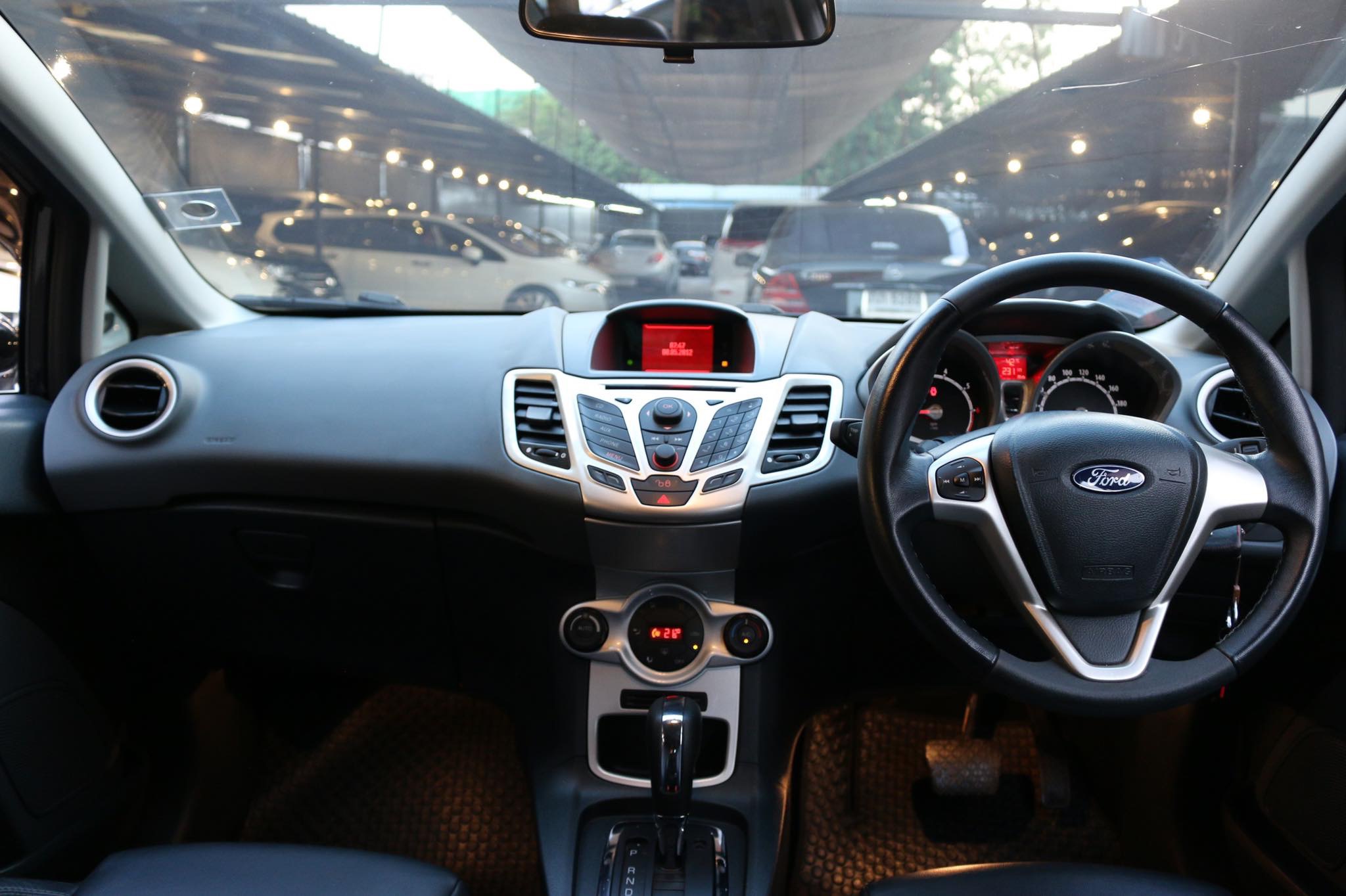 Ford Fiesta ปี 2012 สีดำ (รูปที่ 11)