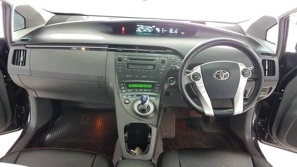 Toyota Prius ปี 2011 สีดำ (รูปที่ 5)