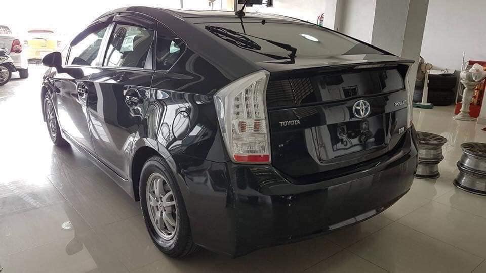Toyota Prius ปี 2011 สีดำ (รูปที่ 2)