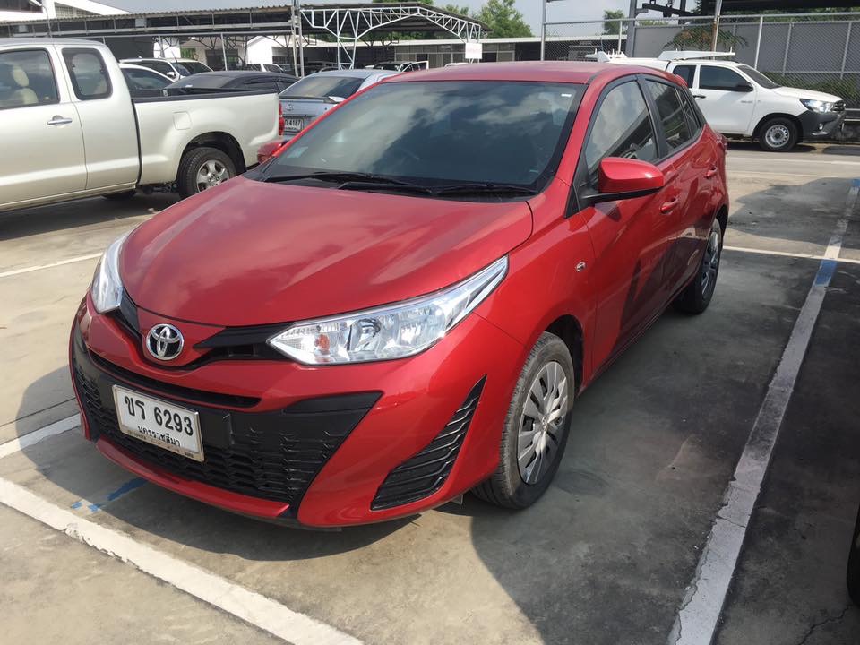 Toyota Yaris ปี 2017 สีแดง (รูปที่ 2)