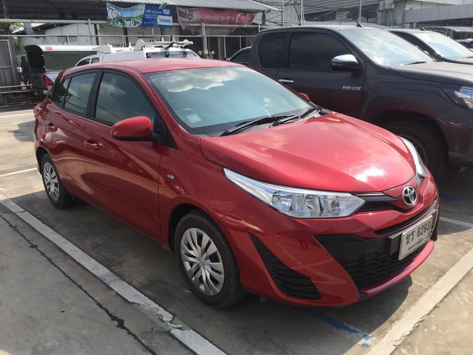 Toyota Yaris ปี 2017 สีแดง