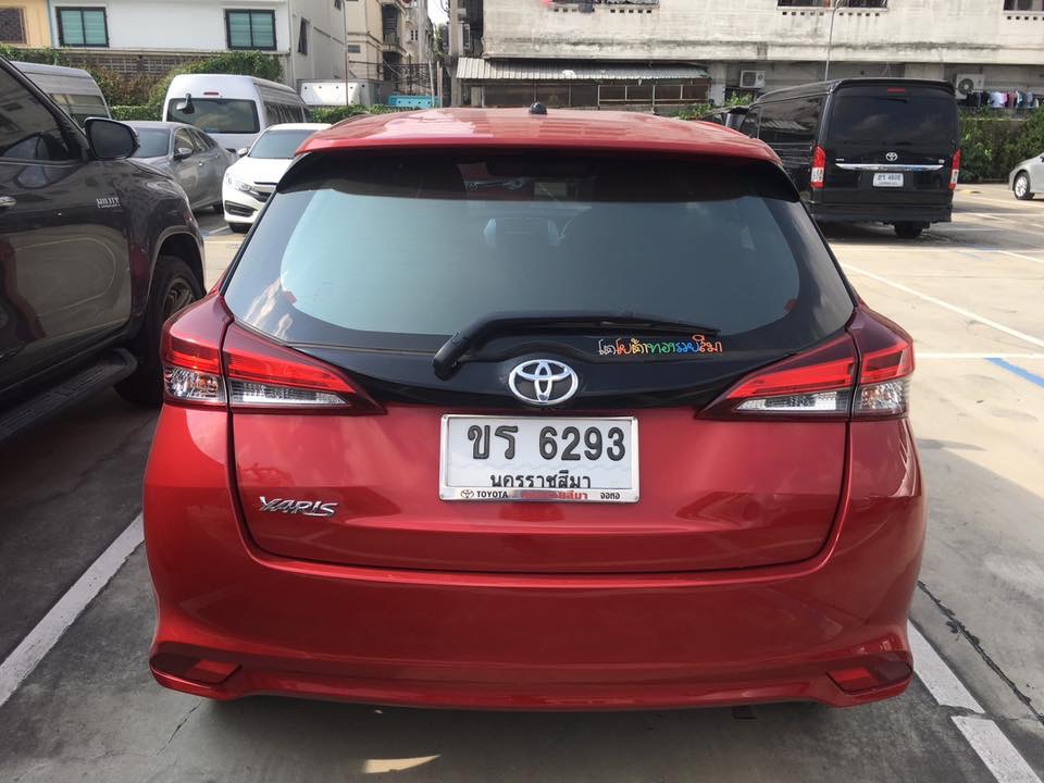 Toyota Yaris ปี 2017 สีแดง (รูปที่ 5)