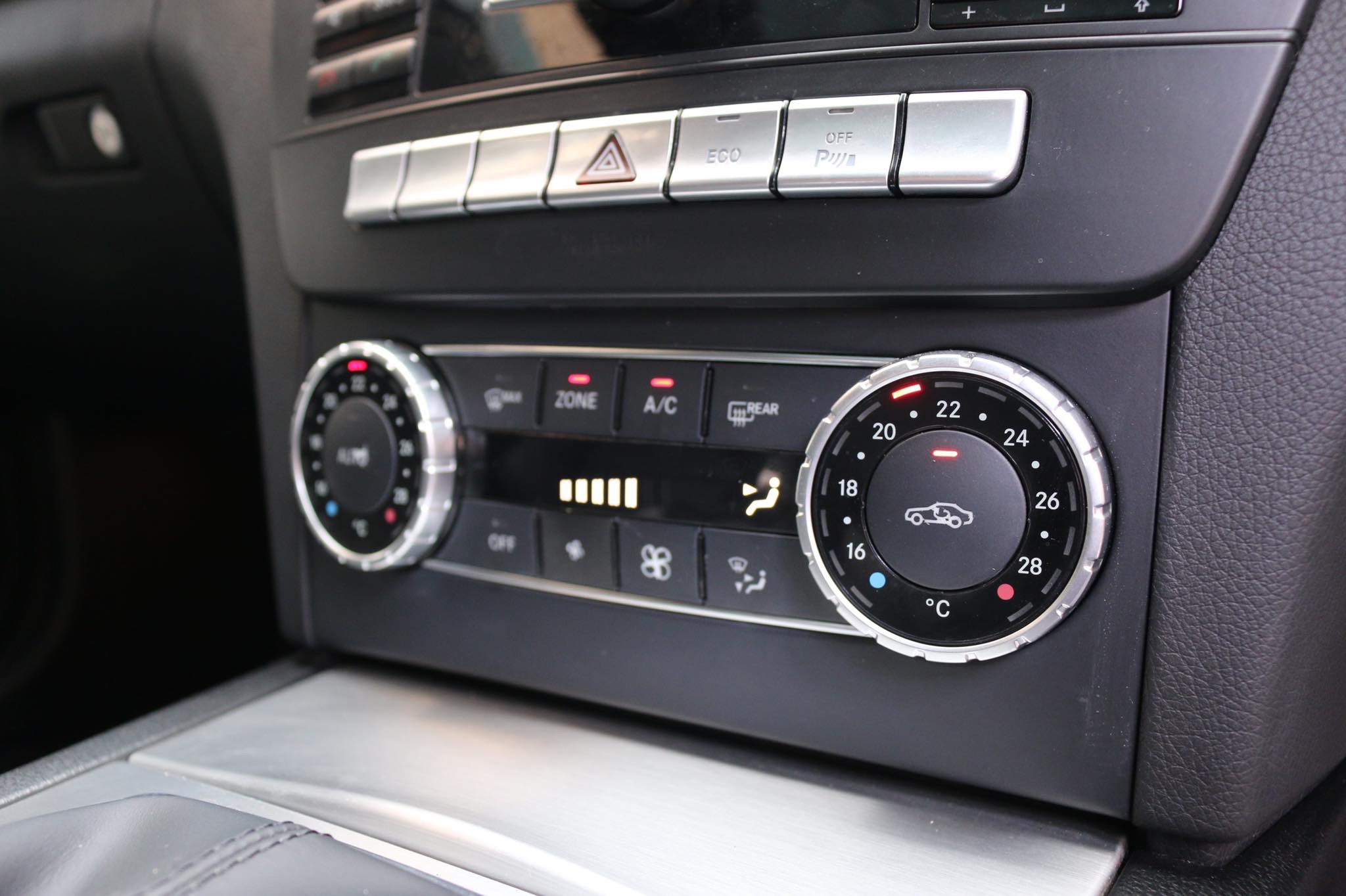 Mercedes-Benz C-Class C204 C180 ปี 2014 สีเงิน (รูปที่ 12)
