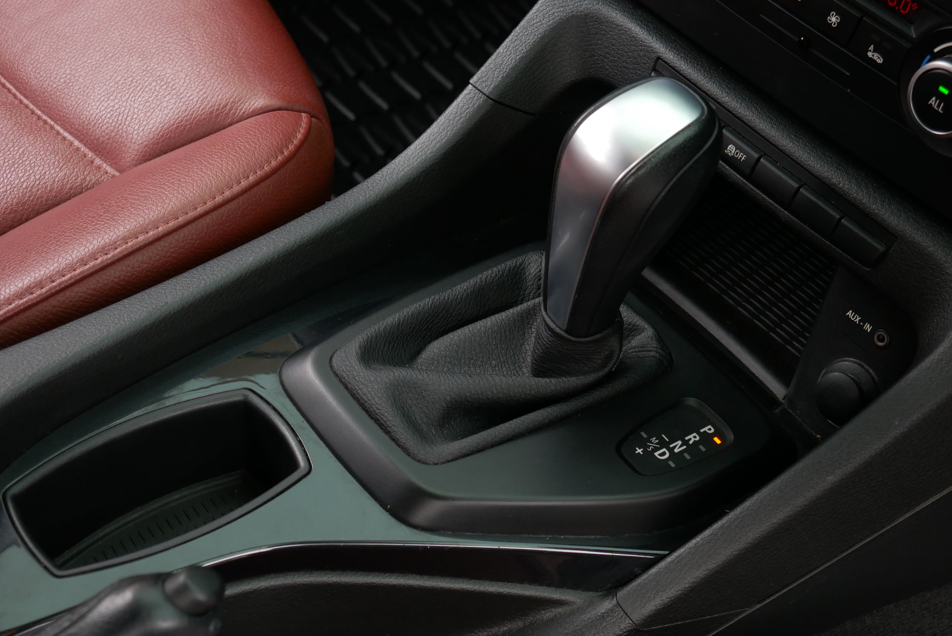 BMW X1 SDRIVE18I 2.0 AT ปี 2012 สีขาว (รูปที่ 10)