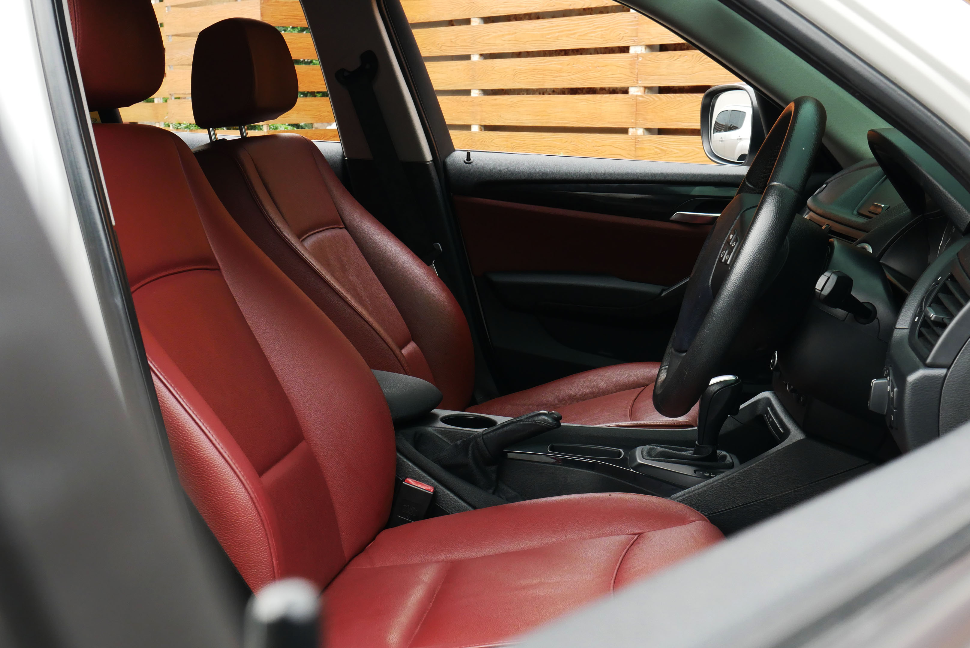 BMW X1 SDRIVE18I 2.0 AT ปี 2012 สีขาว (รูปที่ 9)