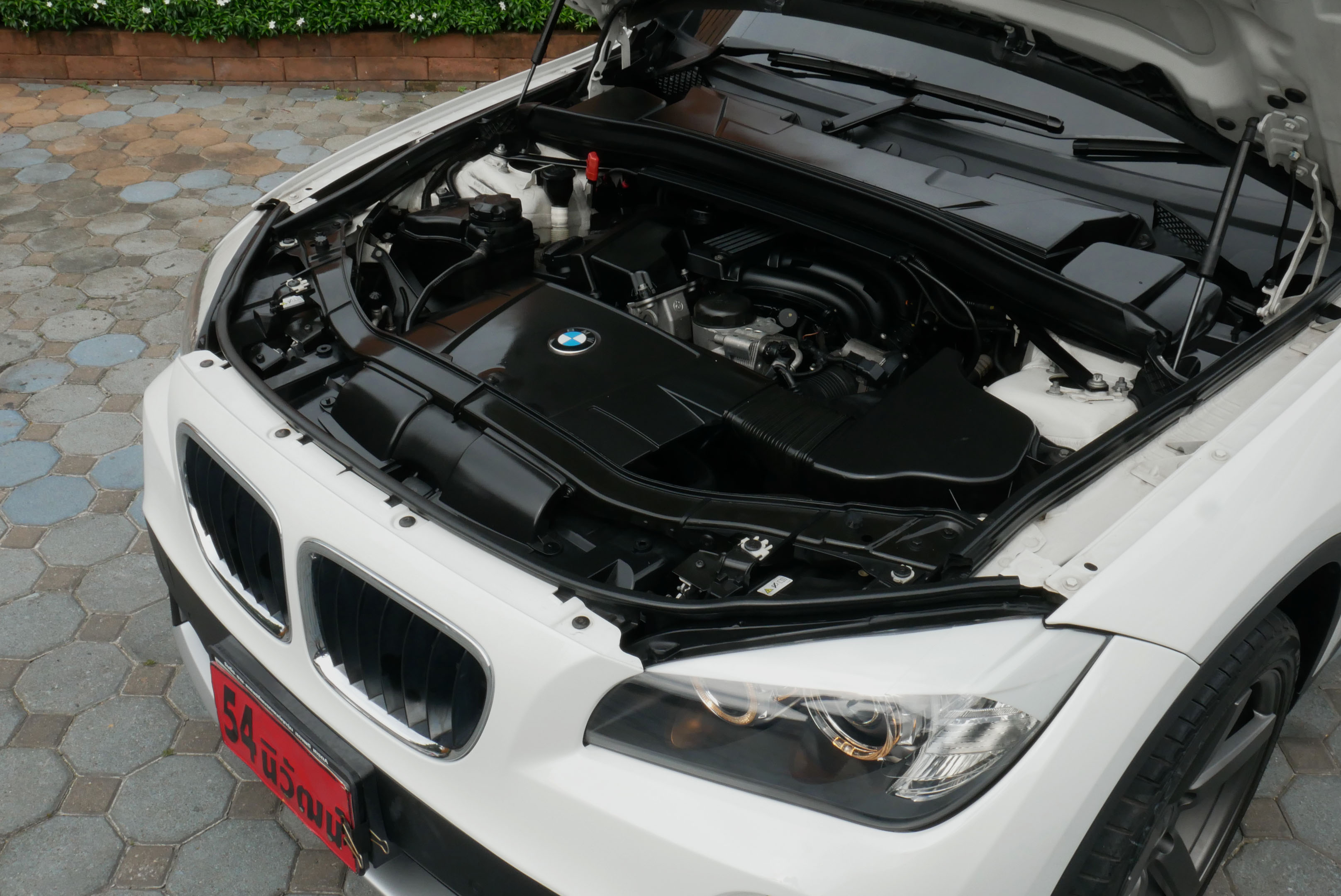 BMW X1 SDRIVE18I 2.0 AT ปี 2012 สีขาว (รูปที่ 5)