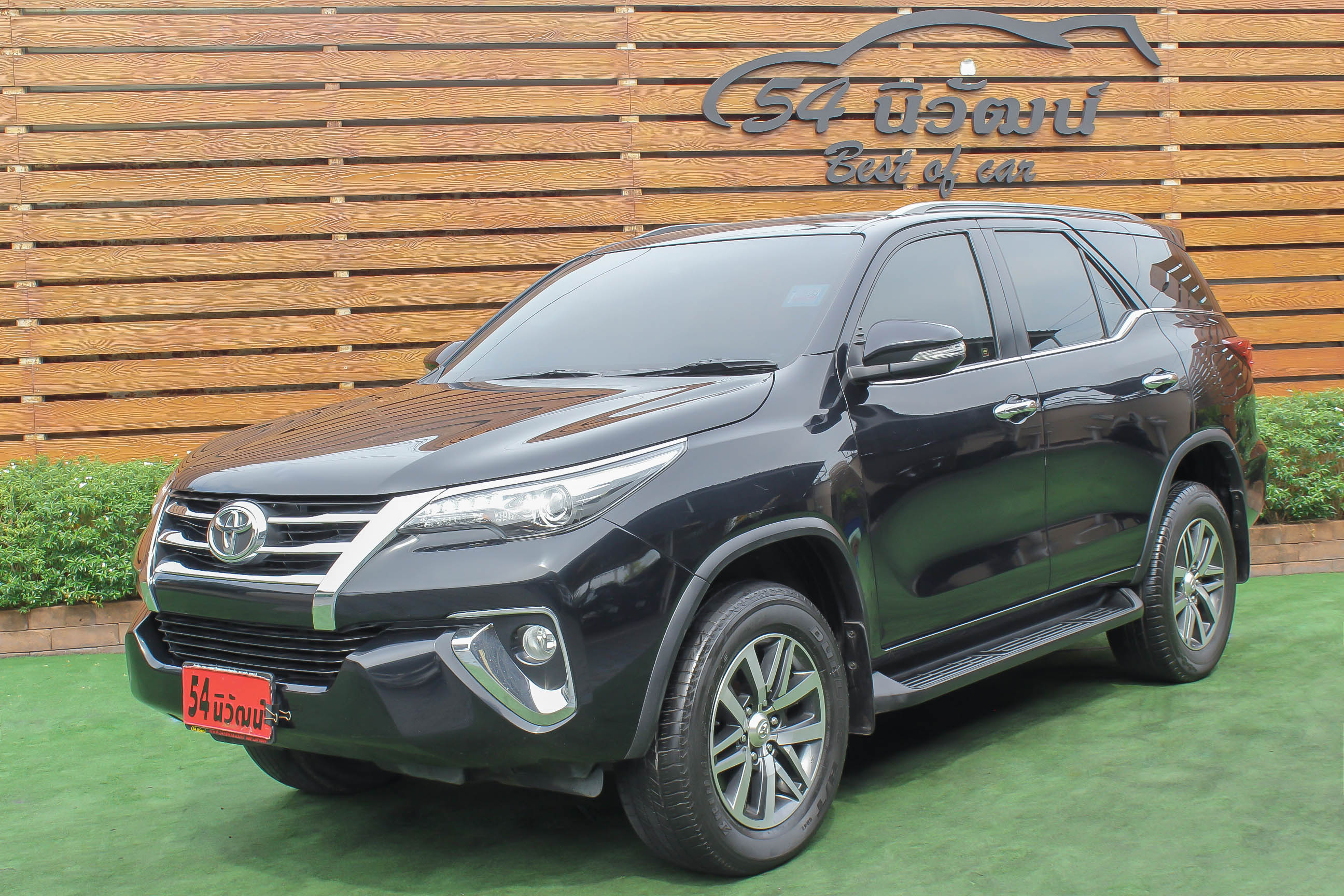 TOYOTA FORTUNER 2.8 V AT ปี 2016 สีดำ