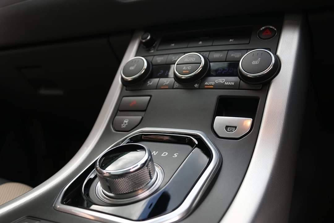 Land Rover Range Rover ปี 2013 สีดำ (รูปที่ 17)