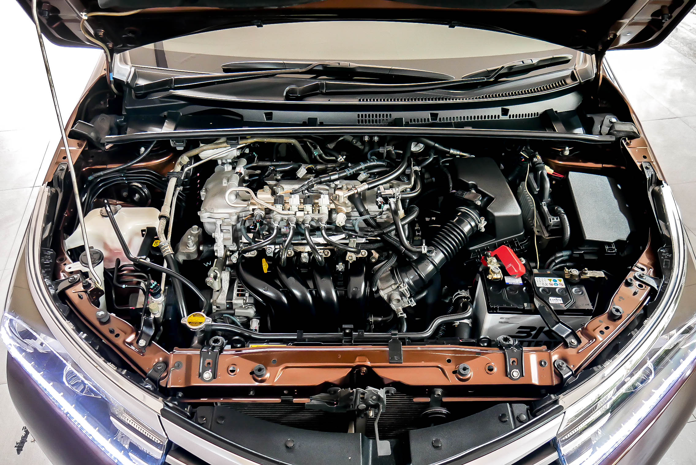Toyota ALTIS 1.6 E CNG ปี 2014 สีน้ำตาล (รูปที่ 6)