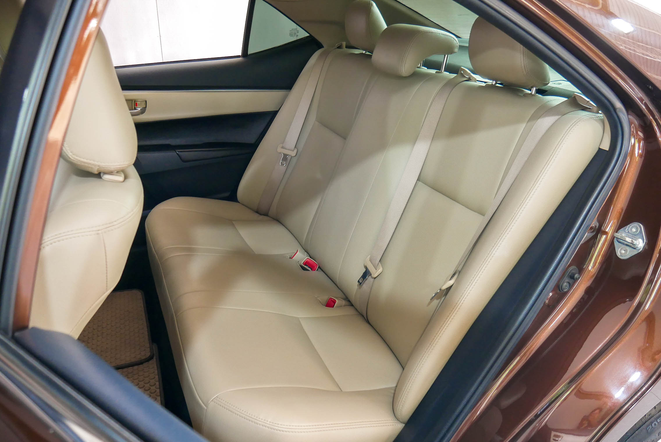 Toyota ALTIS 1.6 E CNG ปี 2014 สีน้ำตาล (รูปที่ 17)