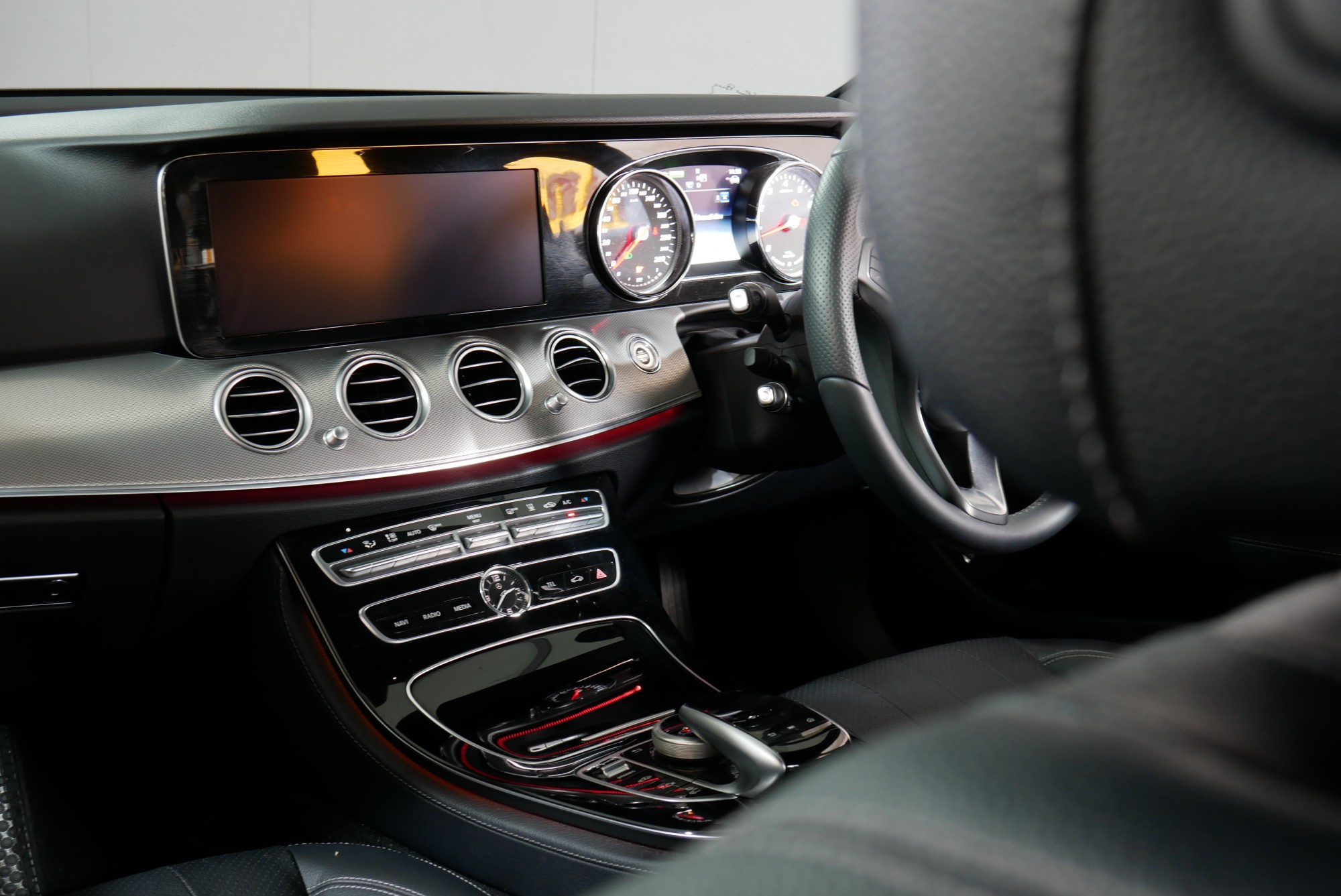 Mercedes-Benz E-Class W213 E350 ปี 2018 สีน้ำตาล (รูปที่ 6)