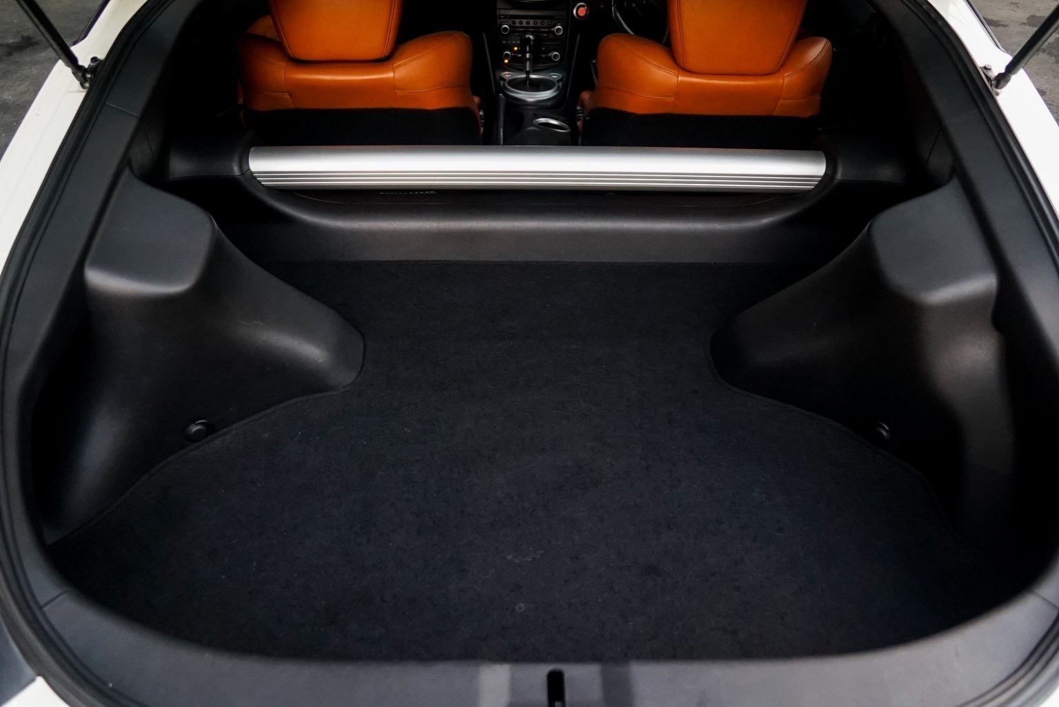 Nissan Fairlady Z 370Z ปี 2009 สีขาว (รูปที่ 12)