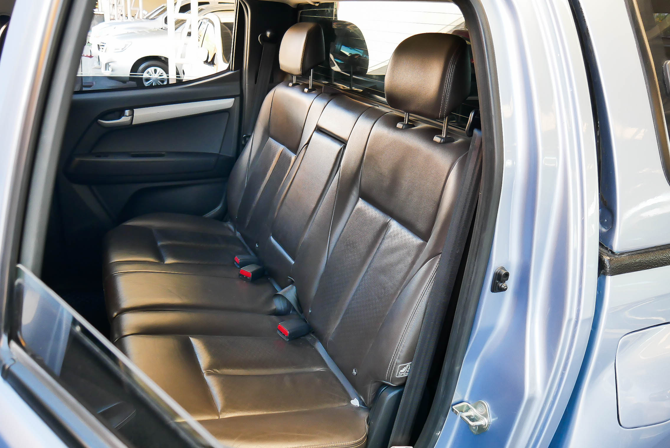 ISUZU D-MAX CAB4 3.0 Z-PRESTIG HI-LANDER SUPER DAY LIGHT AT ปี 2015 สีฟ้า (รูปที่ 16)