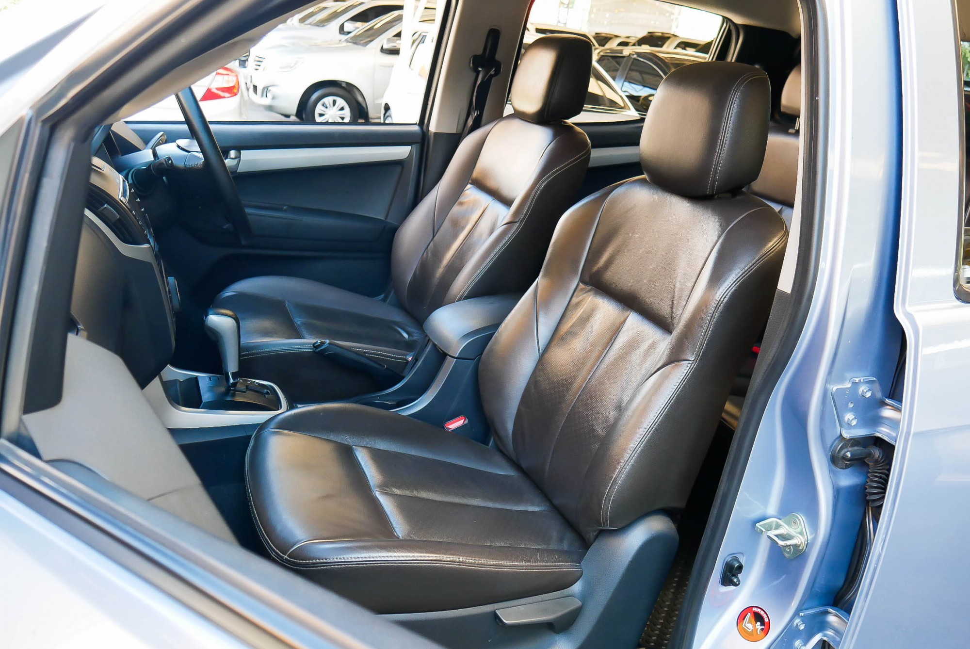 ISUZU D-MAX CAB4 3.0 Z-PRESTIG HI-LANDER SUPER DAY LIGHT AT ปี 2015 สีฟ้า (รูปที่ 14)
