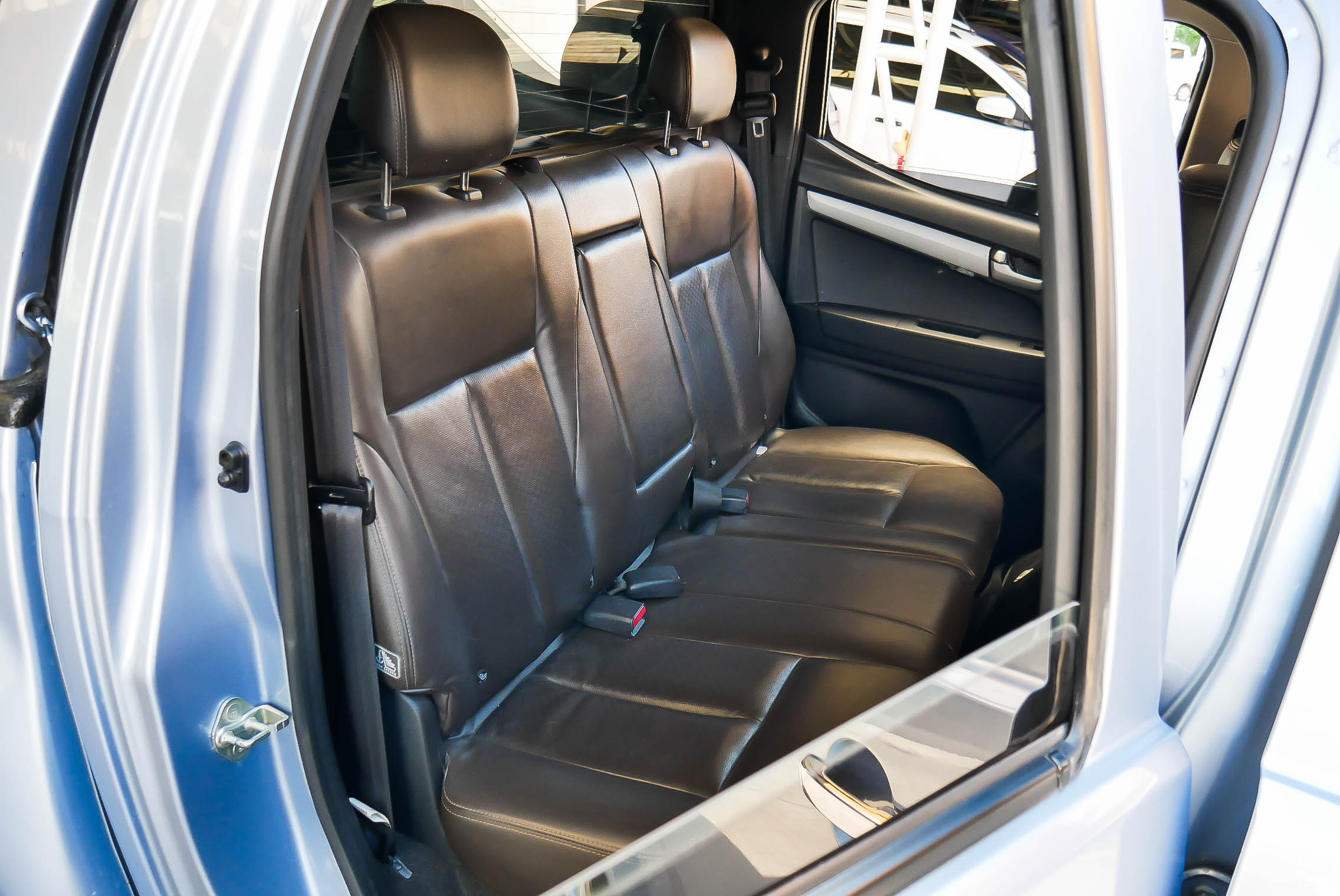 ISUZU D-MAX CAB4 3.0 Z-PRESTIG HI-LANDER SUPER DAY LIGHT AT ปี 2015 สีฟ้า (รูปที่ 15)