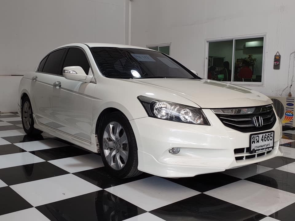 Honda Accord Gen 8 ปี 2010 สีขาว (รูปที่ 3)