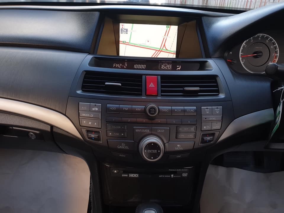 Honda Accord Gen 8 ปี 2010 สีขาว (รูปที่ 11)