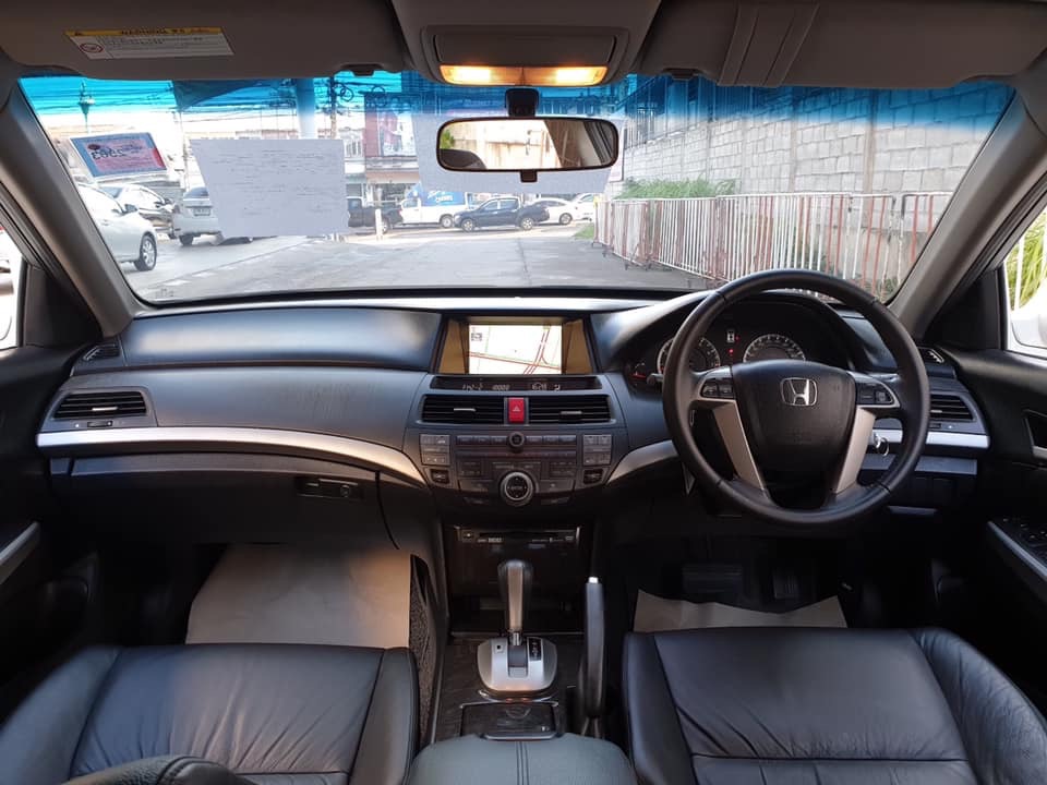 Honda Accord Gen 8 ปี 2010 สีขาว (รูปที่ 7)