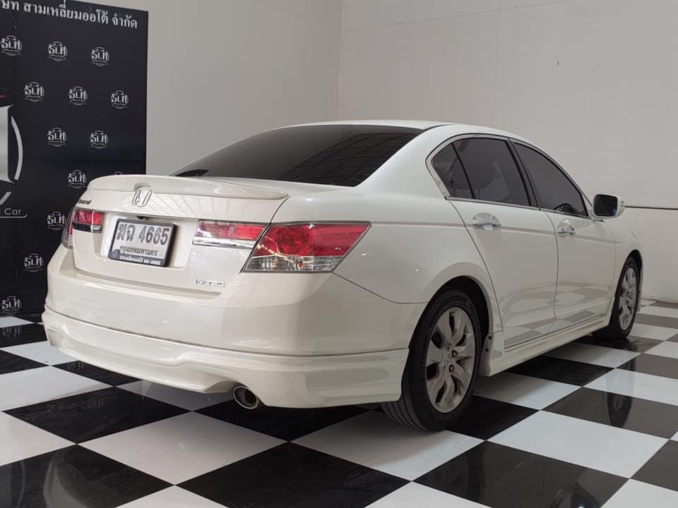 Honda Accord Gen 8 ปี 2010 สีขาว (รูปที่ 6)