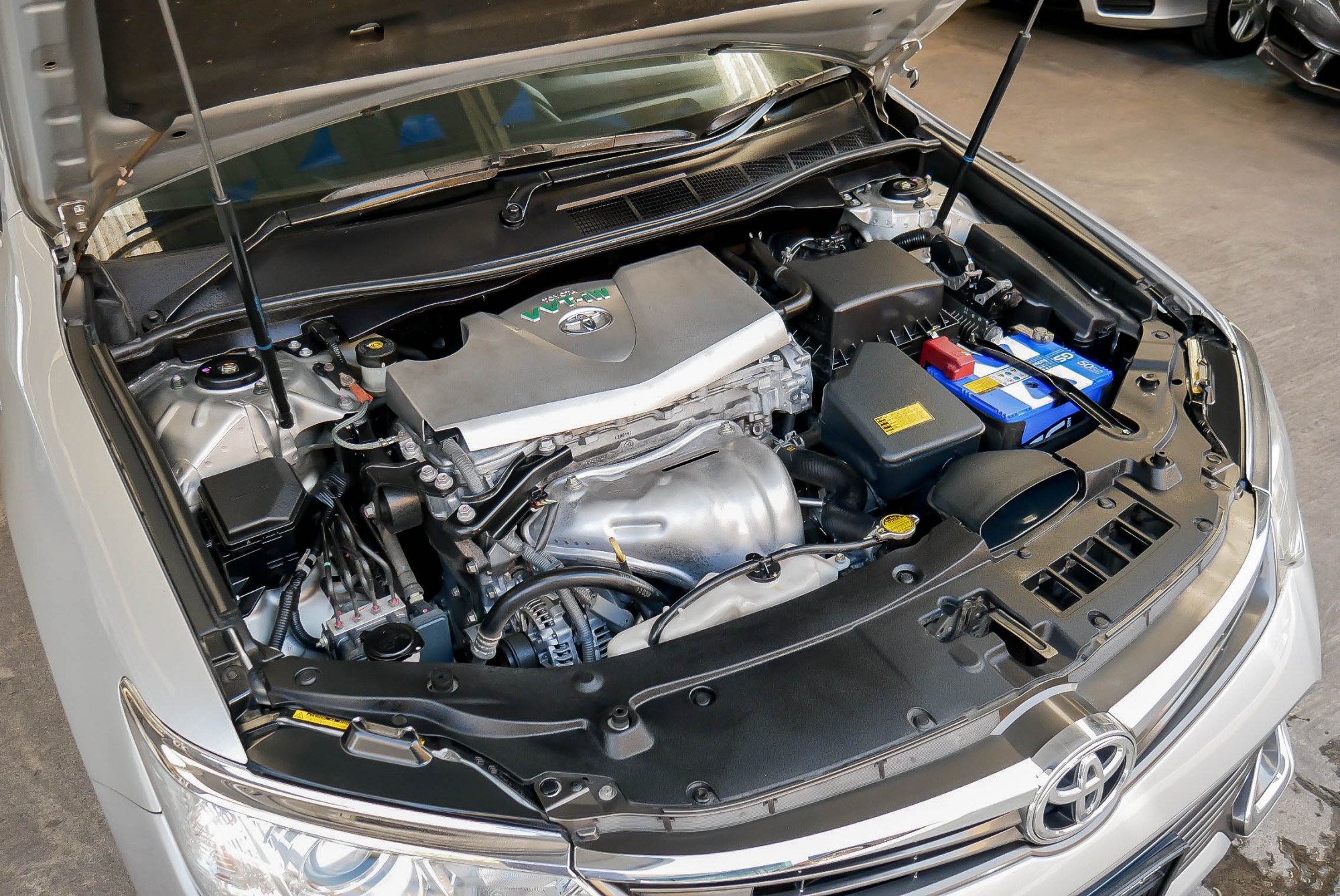 TOYOTA CAMRY 2.0 G MINOR CHANGE ปี 2015 สีเทา (รูปที่ 6)