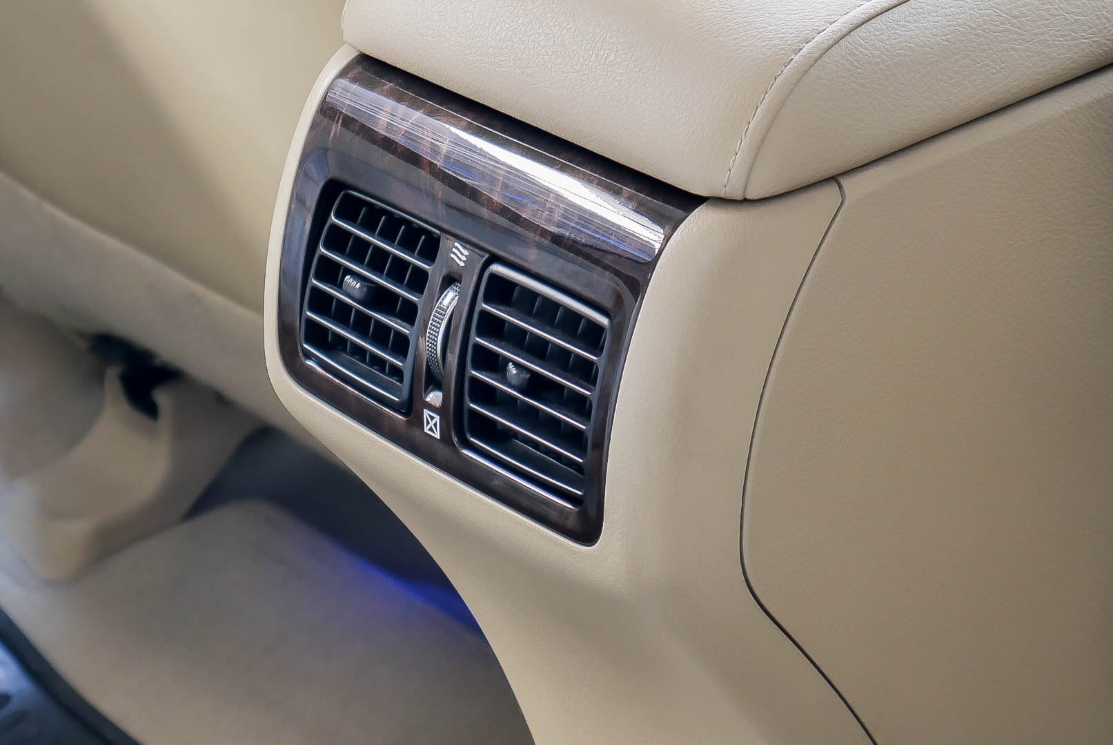 TOYOTA CAMRY 2.0 G MINOR CHANGE ปี 2015 สีเทา (รูปที่ 18)