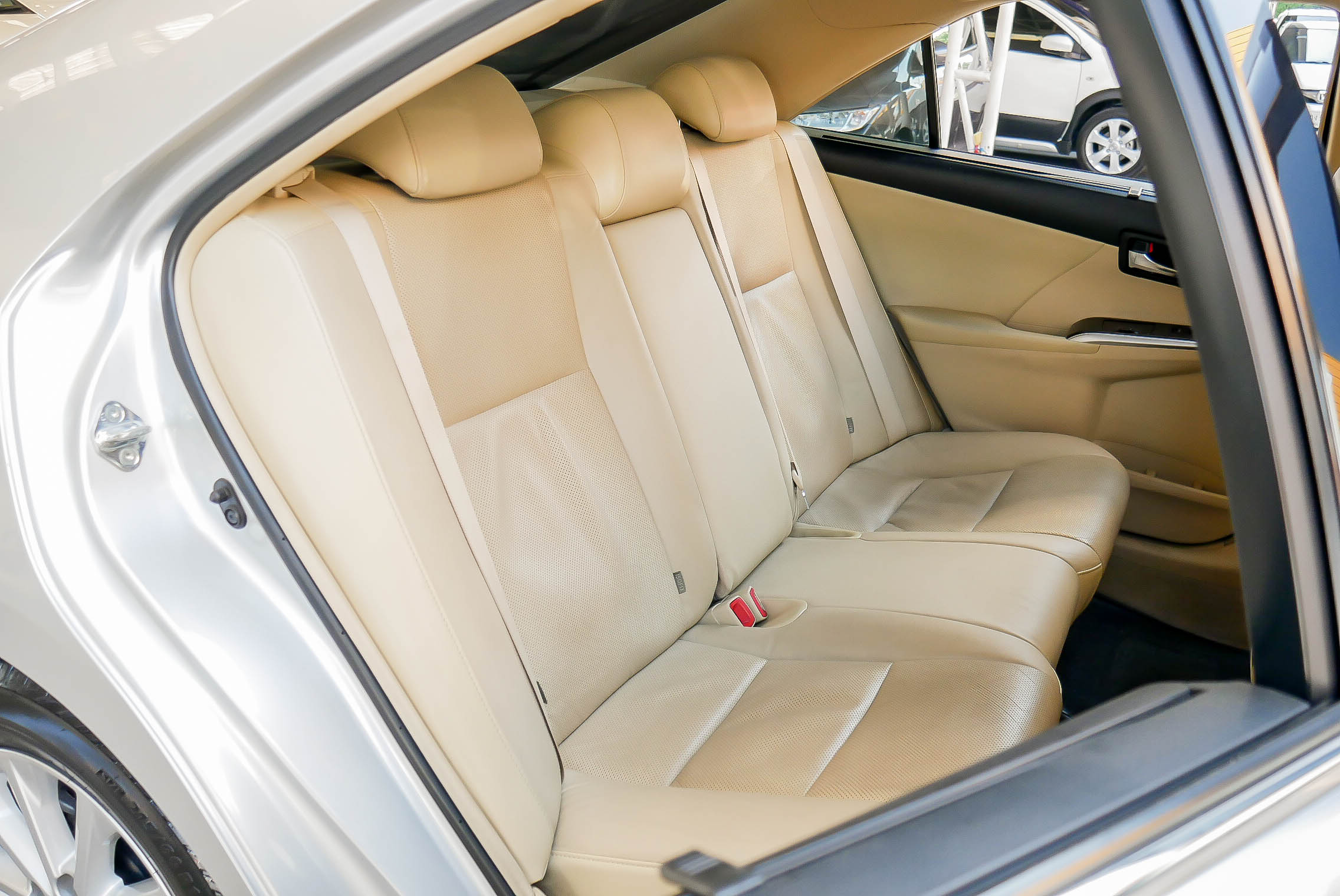 TOYOTA CAMRY 2.0 G MINOR CHANGE ปี 2015 สีเทา (รูปที่ 16)
