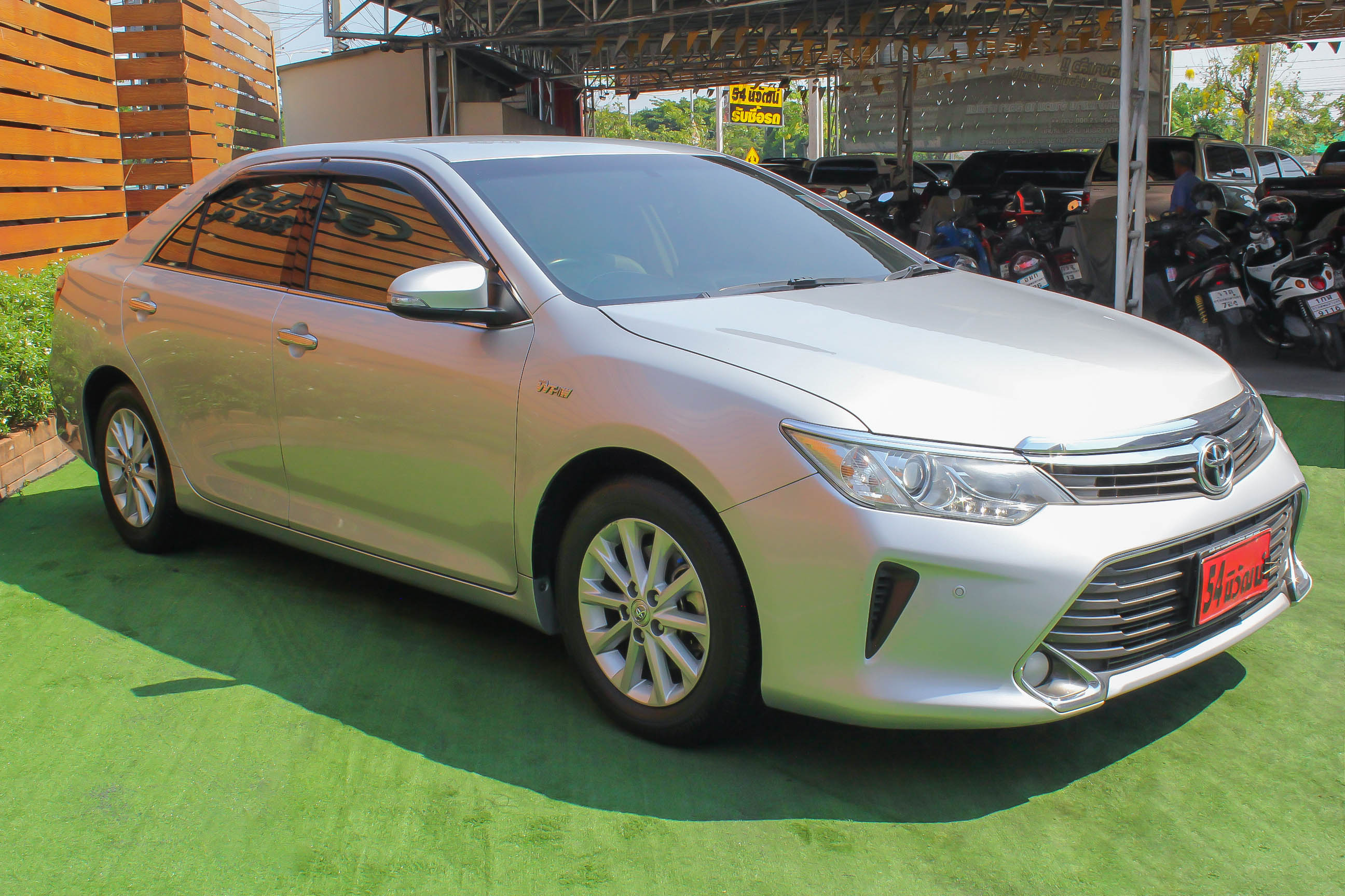 TOYOTA CAMRY 2.0 G MINOR CHANGE ปี 2015 สีเทา (รูปที่ 3)