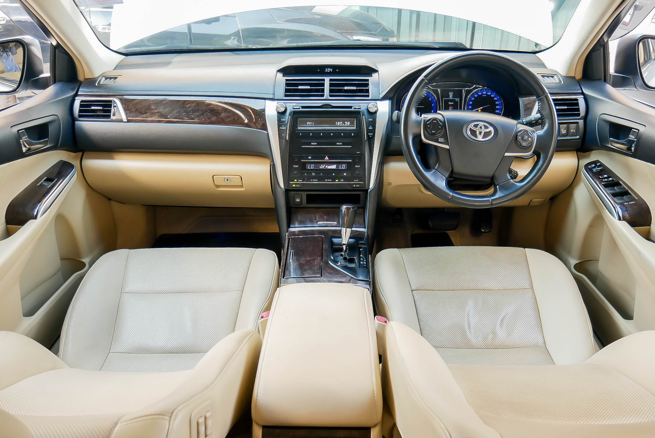 TOYOTA CAMRY 2.0 G MINOR CHANGE ปี 2015 สีเทา (รูปที่ 7)