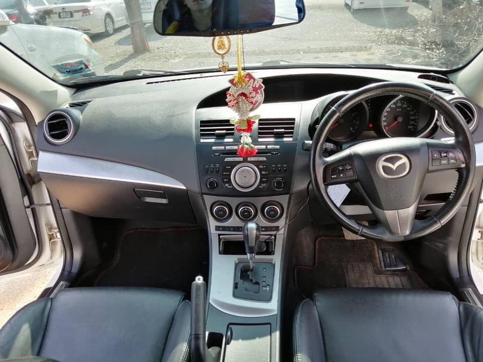 Mazda 3 ปี 2012 สีขาว (รูปที่ 8)