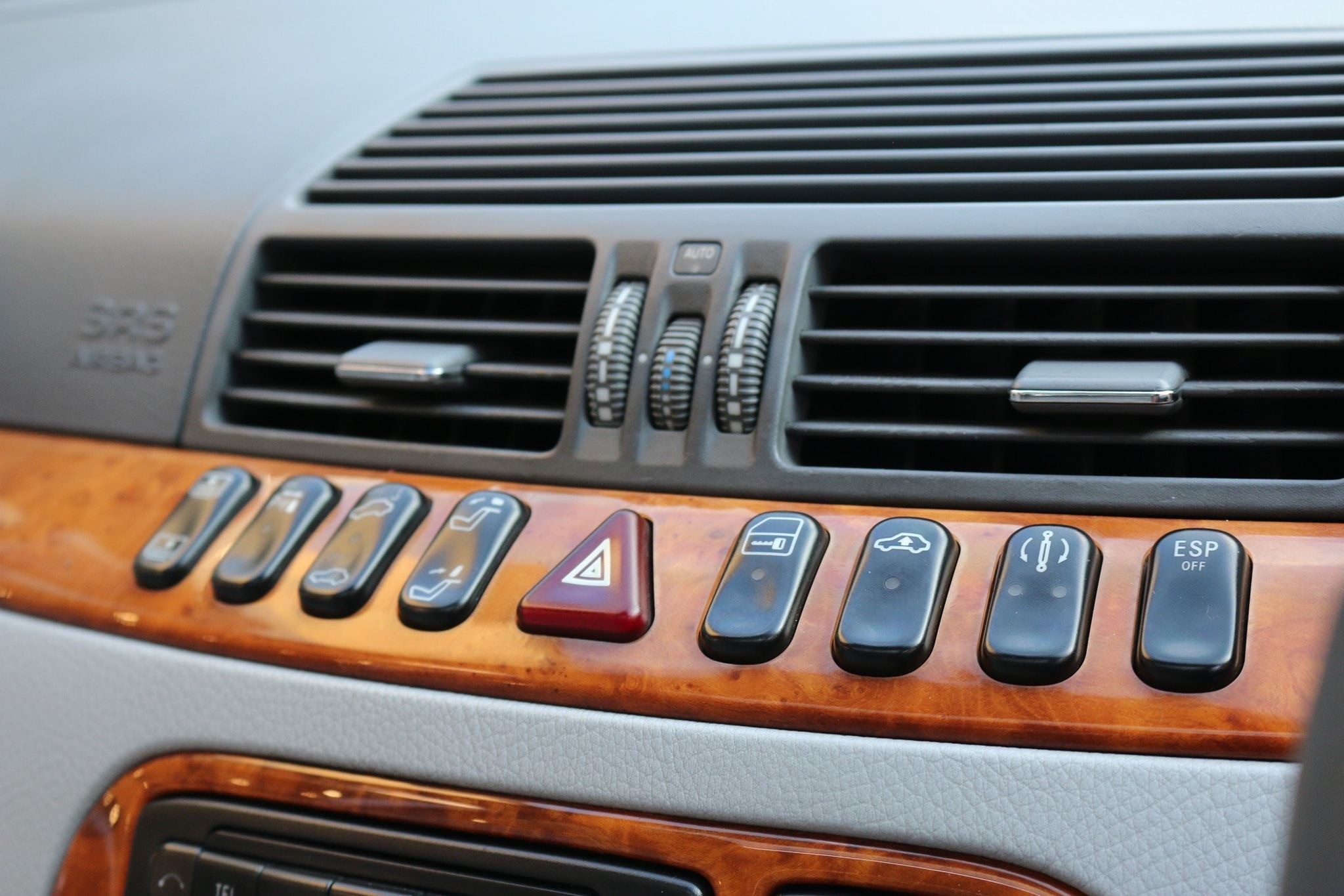 Mercedes-Benz S-Class W220 S280 ปี 2000 สีดำ (รูปที่ 19)