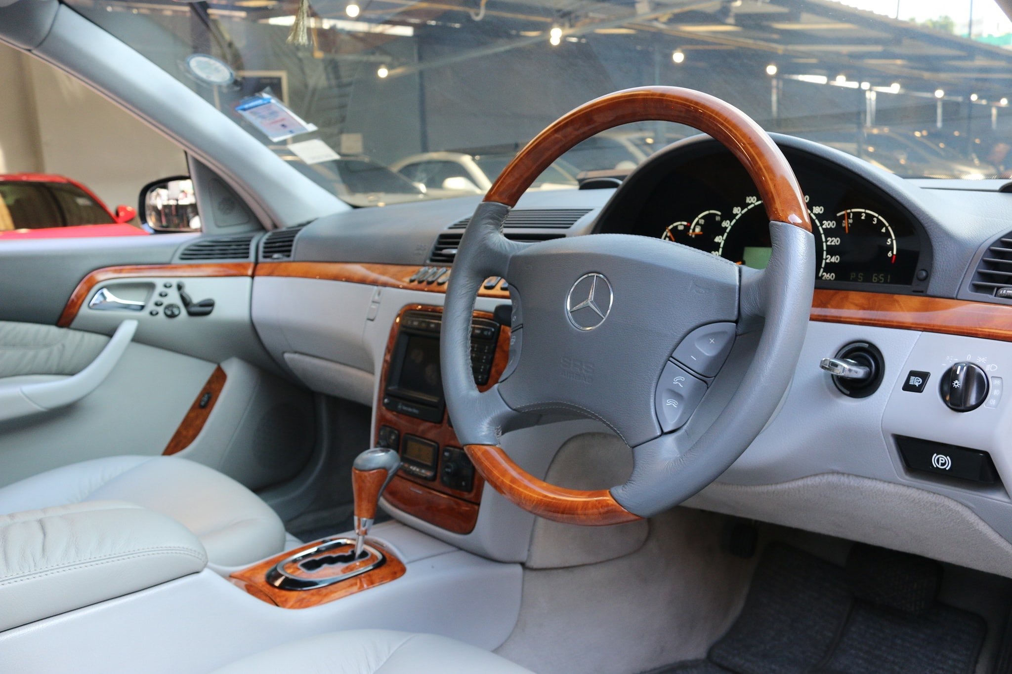 Mercedes-Benz S-Class W220 S280 ปี 2000 สีดำ (รูปที่ 11)