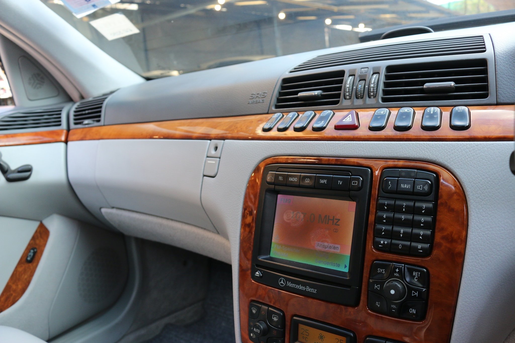 Mercedes-Benz S-Class W220 S280 ปี 2000 สีดำ (รูปที่ 18)