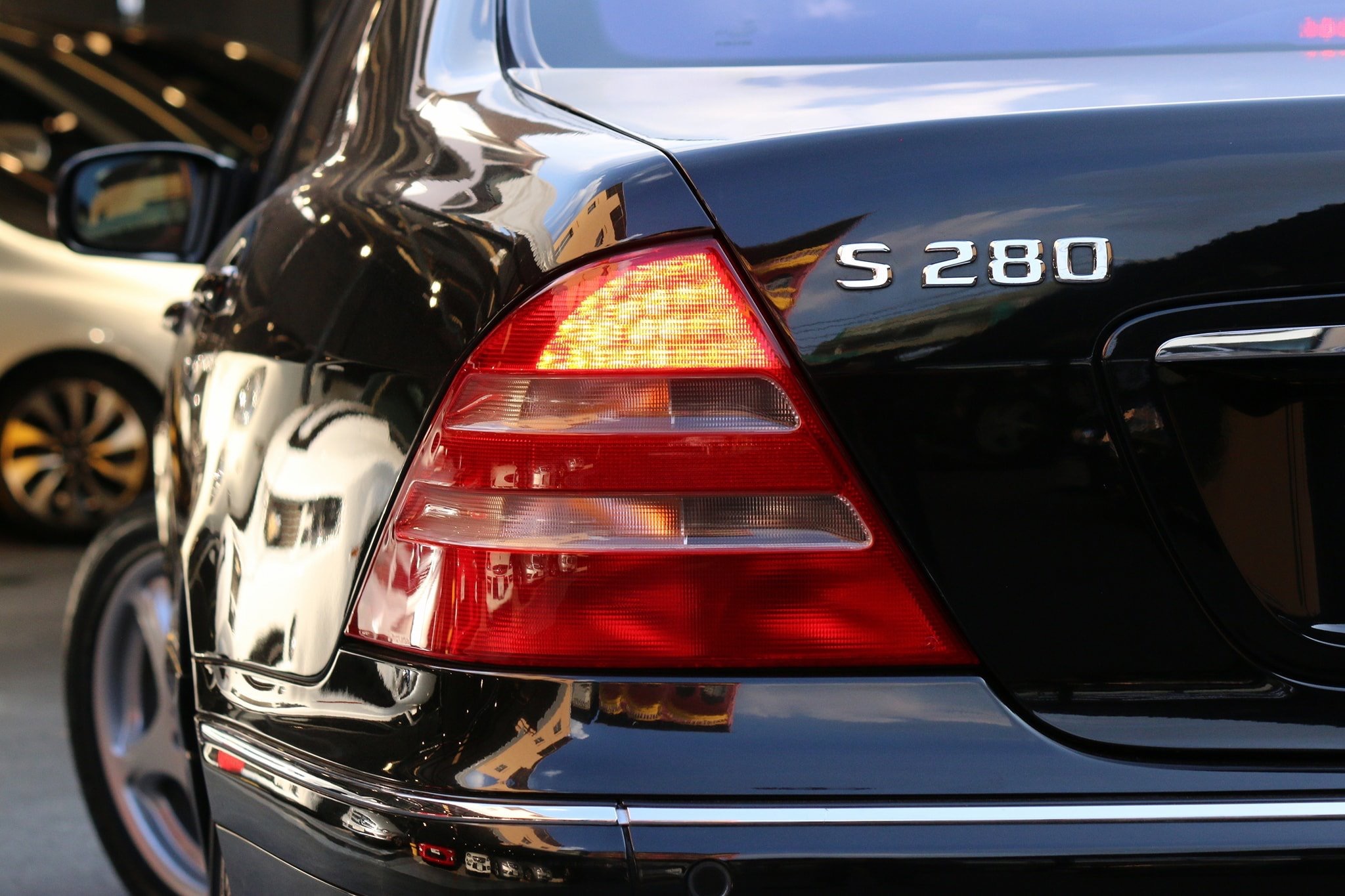 Mercedes-Benz S-Class W220 S280 ปี 2000 สีดำ (รูปที่ 7)