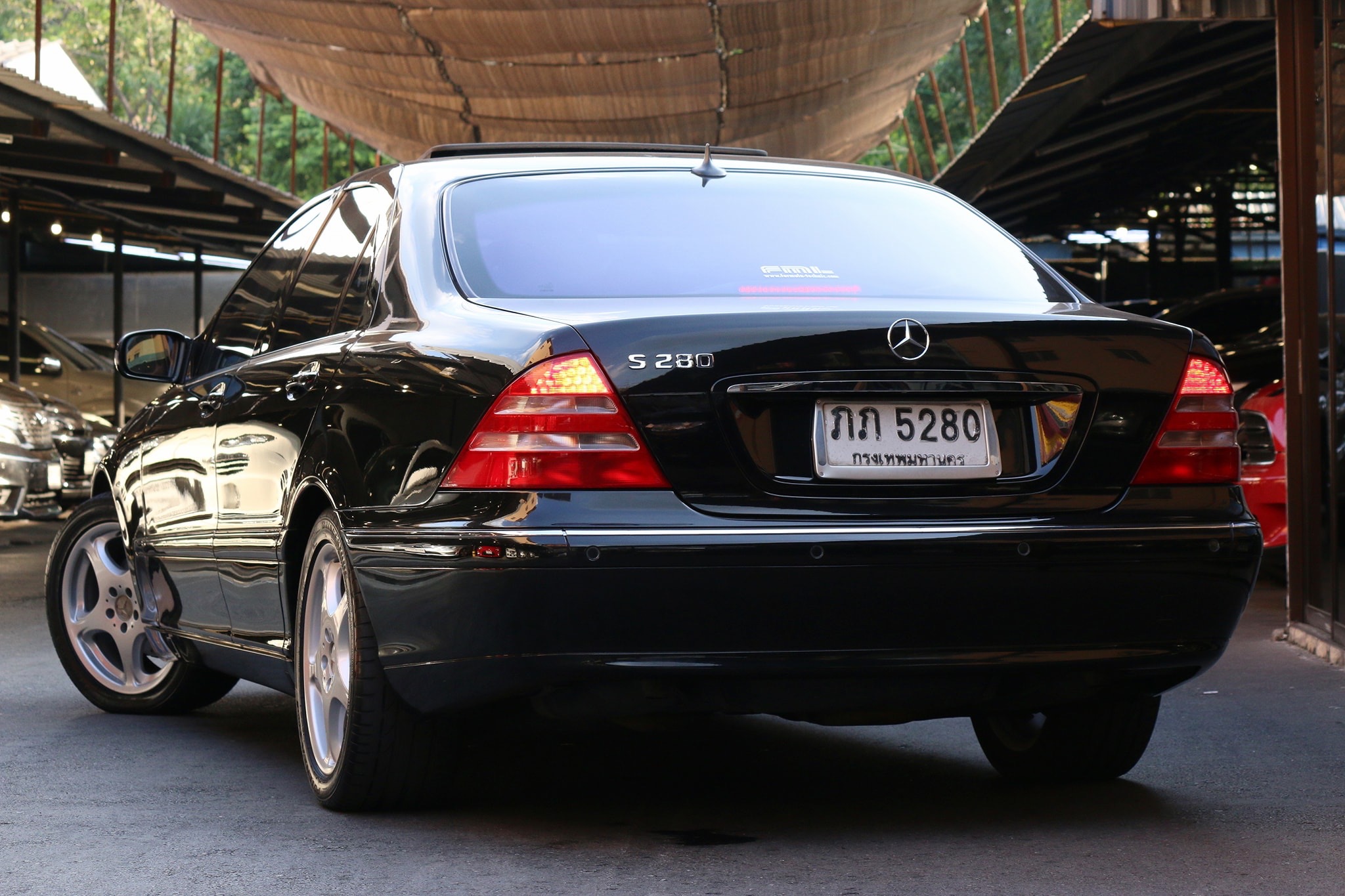 Mercedes-Benz S-Class W220 S280 ปี 2000 สีดำ (รูปที่ 5)
