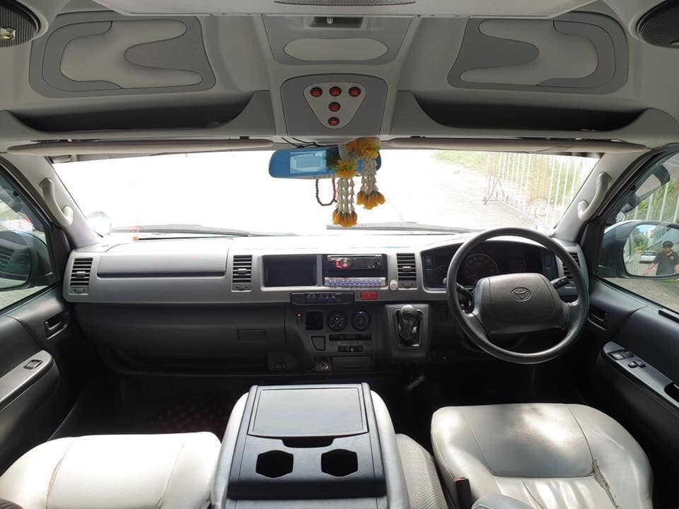 Toyota HiAce Commuter ปี 2012 สีขาว (รูปที่ 7)