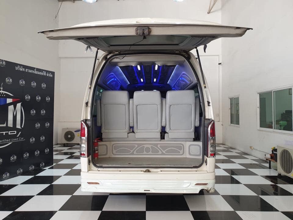 Toyota HiAce Commuter ปี 2012 สีขาว (รูปที่ 5)