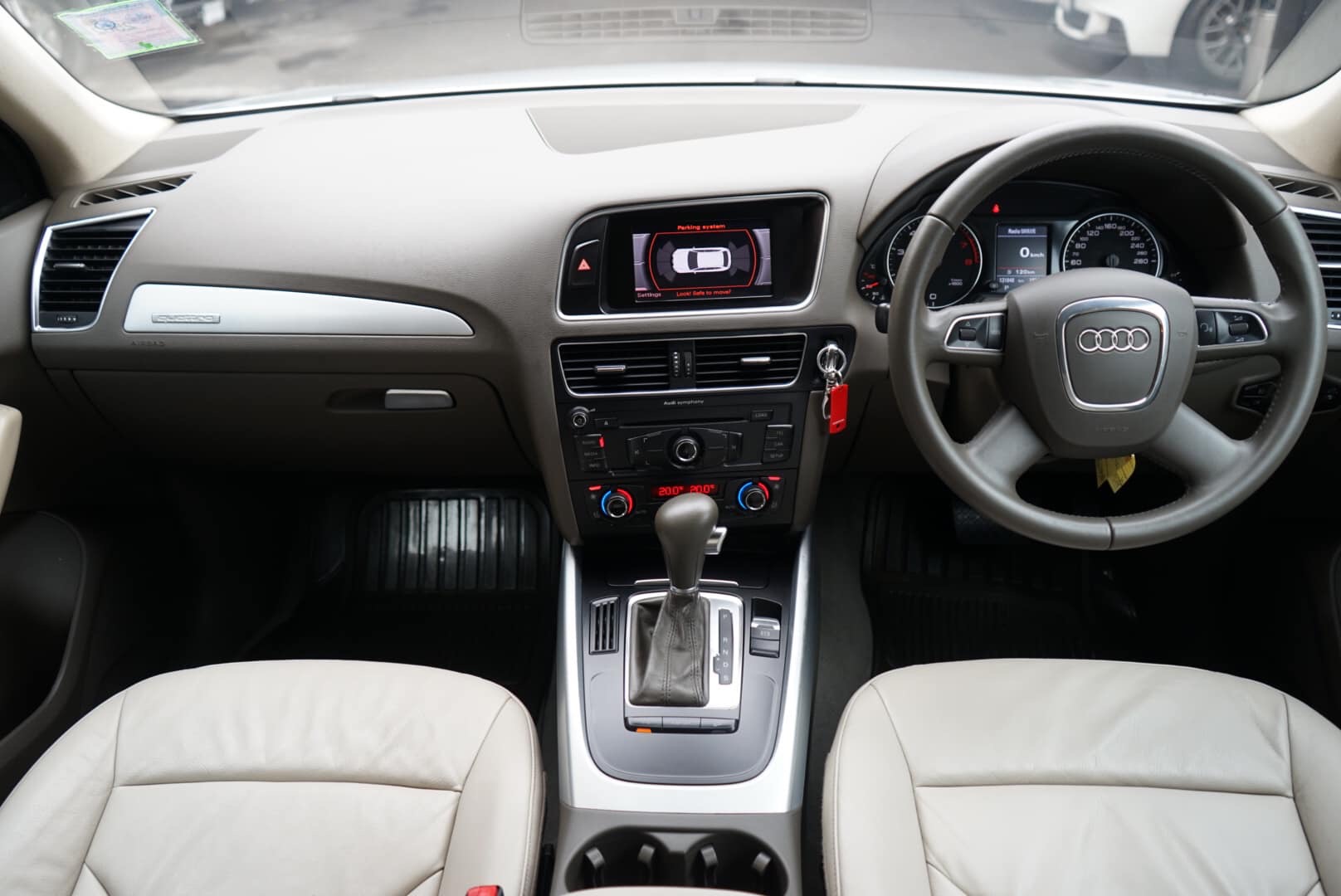 Audi Q5 (8R) ปี 2011 สีเงิน (รูปที่ 17)