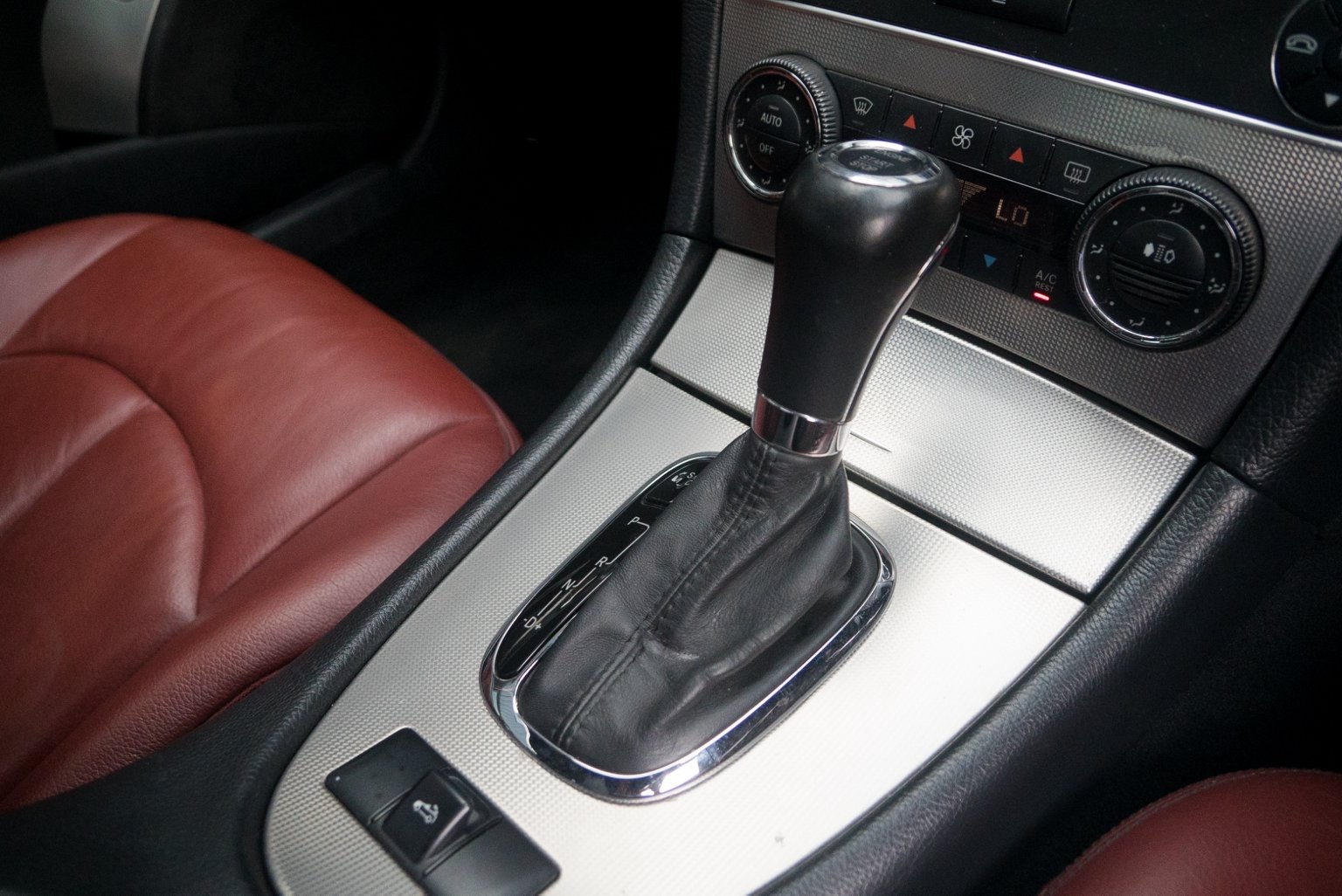 Mercedes-Benz CLK-Class W209 CLK200 ปี 2006 สีเงิน (รูปที่ 8)