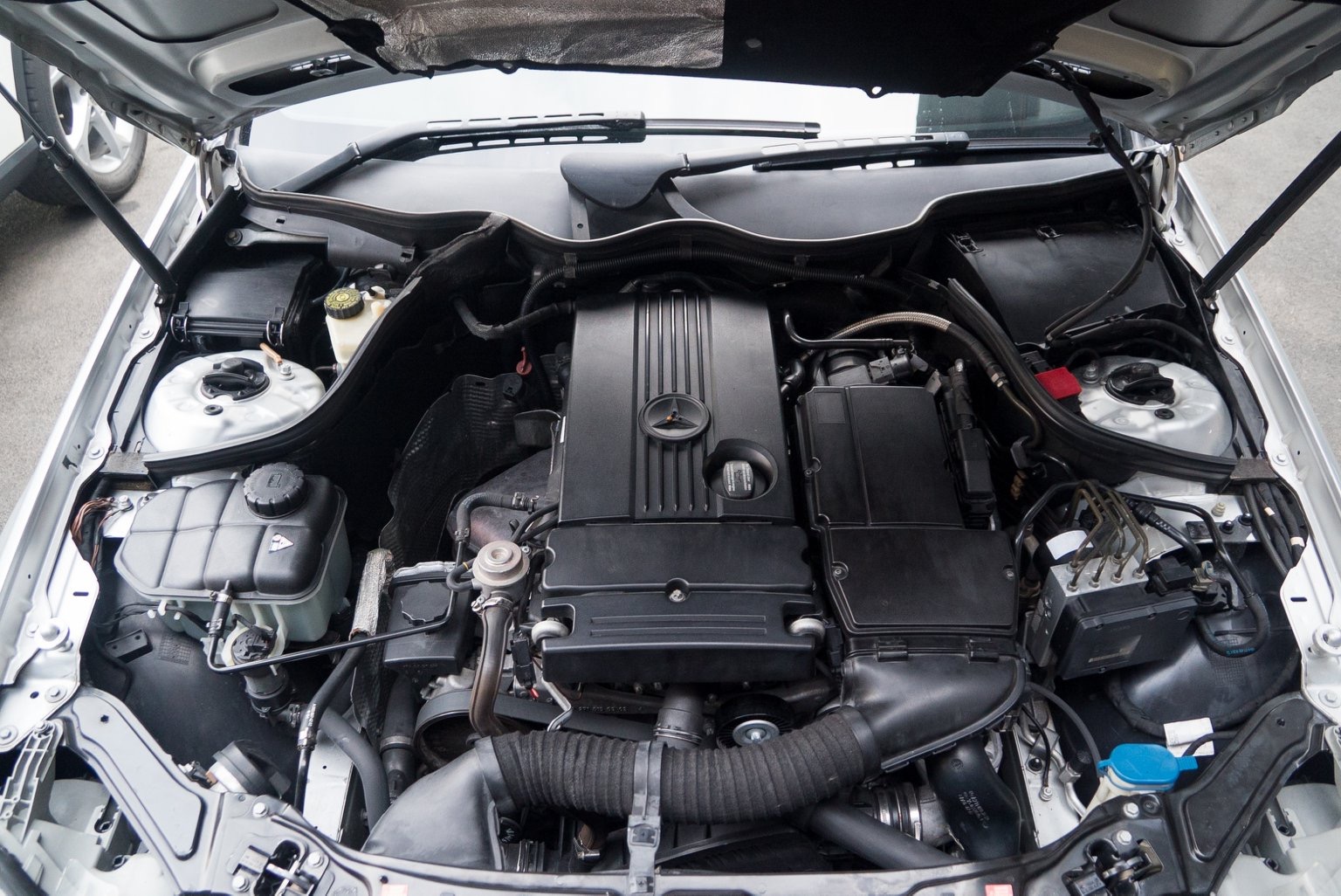 Mercedes-Benz CLK-Class W209 CLK200 ปี 2006 สีเงิน (รูปที่ 15)