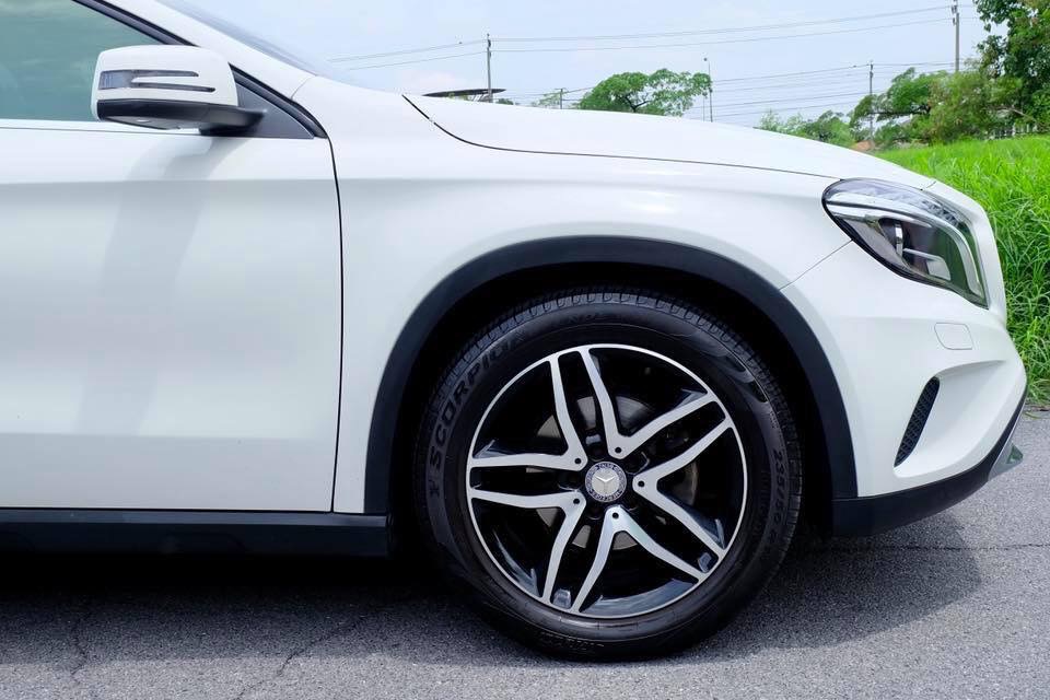 Mercedes-Benz GLA-Class X156 GLA200 ปี 2016 สีขาว (รูปที่ 4)