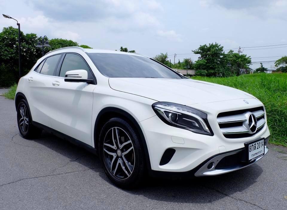 Mercedes-Benz GLA-Class X156 GLA200 ปี 2016 สีขาว
