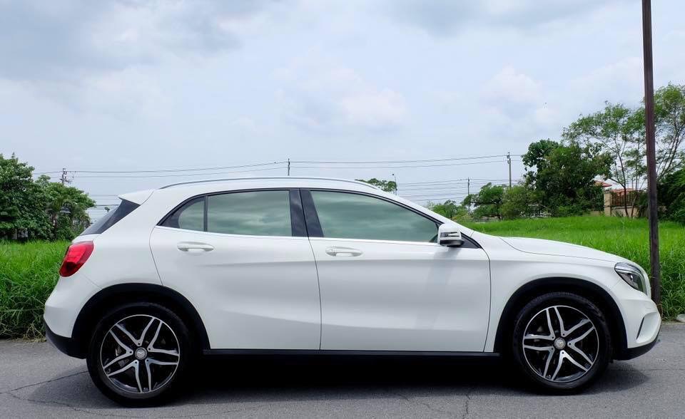 Mercedes-Benz GLA-Class X156 GLA200 ปี 2016 สีขาว (รูปที่ 5)