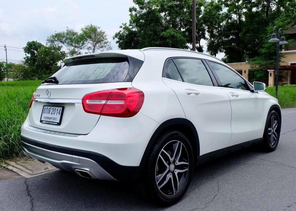 Mercedes-Benz GLA-Class X156 GLA200 ปี 2016 สีขาว (รูปที่ 6)