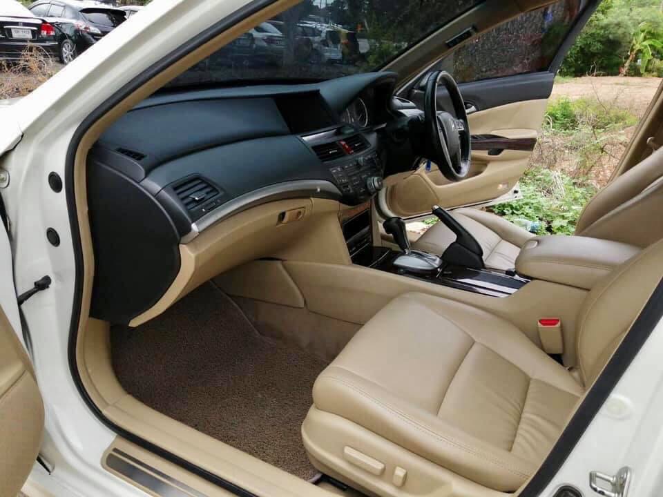 Honda Accord Gen 8 ปี 2008 สีขาว (รูปที่ 9)